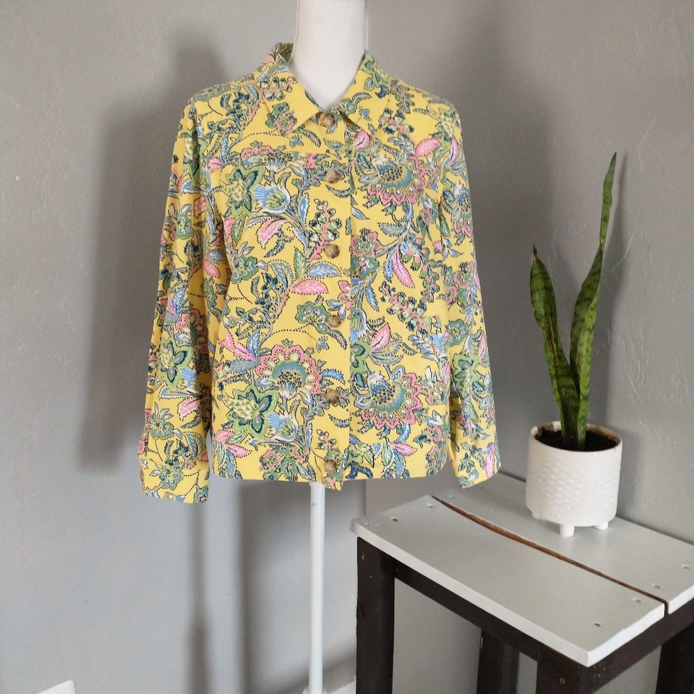 The tog shop petites PL size yellow jacket